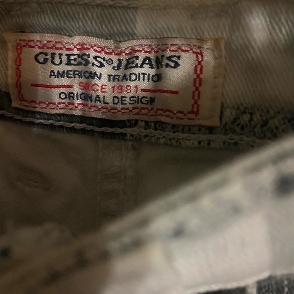 Guess Jean Shorts - Picture 3 of 4